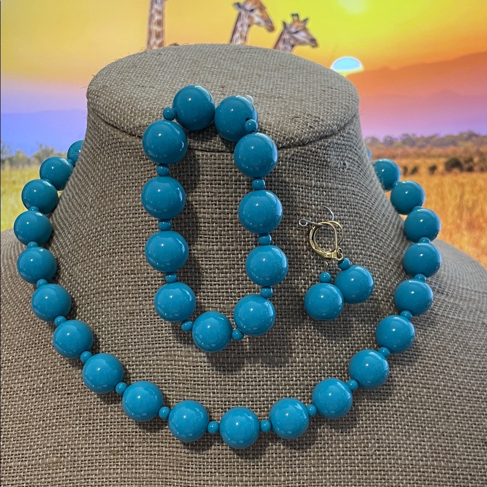 Turquoise Beaded Necklace, earring and Bracelet Set